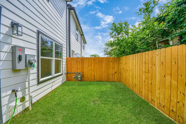 5029 Broom Street C, Houston, TX 77091