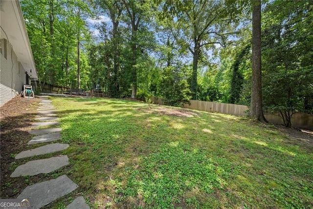 1723 Fernleaf Circle NW, Atlanta, GA 30318