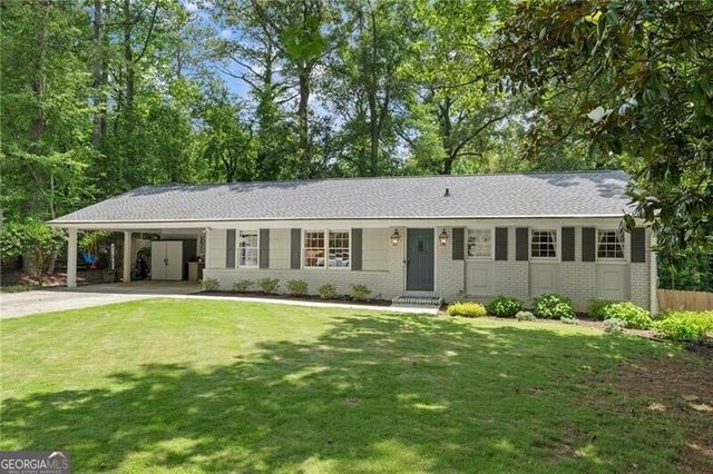1723 Fernleaf Circle NW, Atlanta, GA 30318