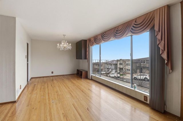 1033 Skyline Drive, Daly City, CA 94015