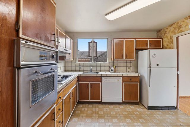 1033 Skyline Drive, Daly City, CA 94015