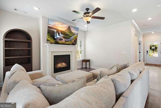 100 Grove View Road, Woodstock, GA 30189