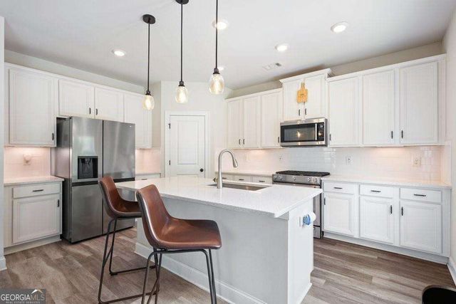 100 Grove View Road, Woodstock, GA 30189