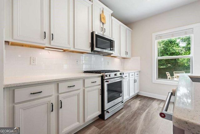 100 Grove View Road, Woodstock, GA 30189