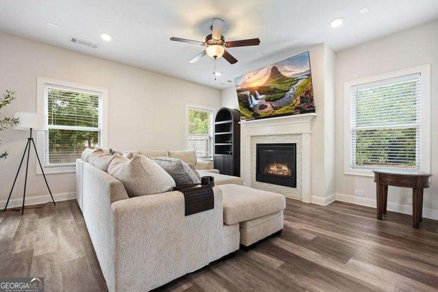 100 Grove View Road, Woodstock, GA 30189