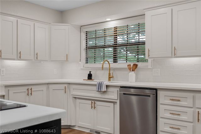 2904 Cedar Valley Drive, Greenwood, AR 72936