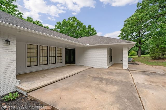 2904 Cedar Valley Drive, Greenwood, AR 72936