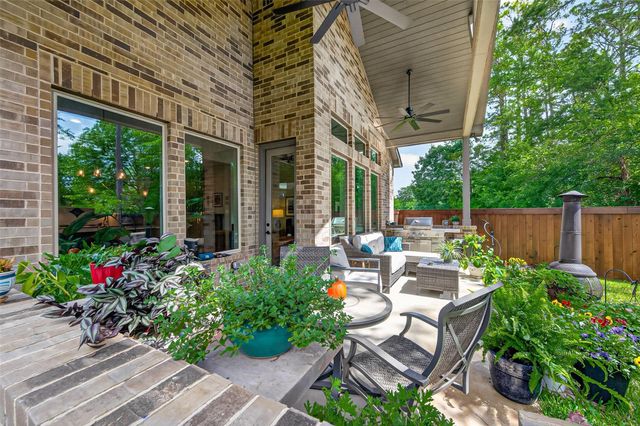 9979 Pebble Glen Drive, Conroe, TX 77304
