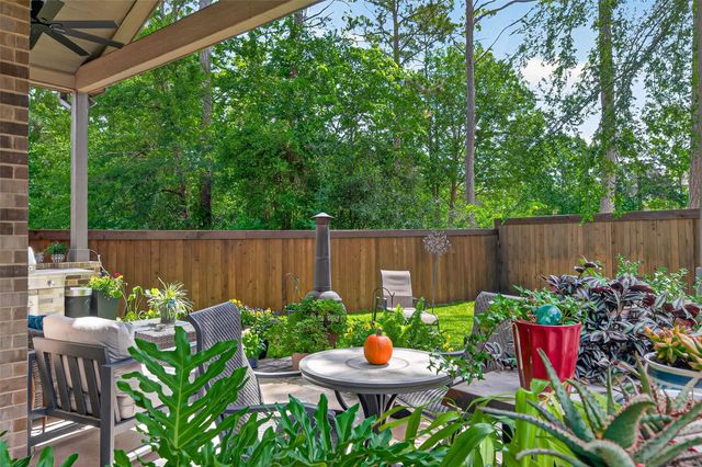 9979 Pebble Glen Drive, Conroe, TX 77304