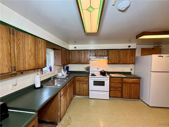 15 Sullivan Street, Cazenovia, NY 13035