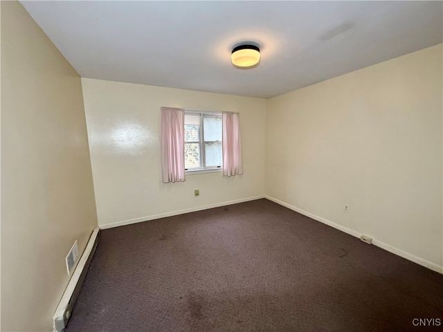 15 Sullivan Street, Cazenovia, NY 13035