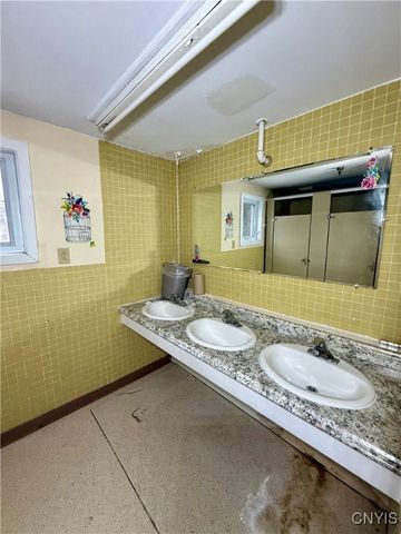 15 Sullivan Street, Cazenovia, NY 13035