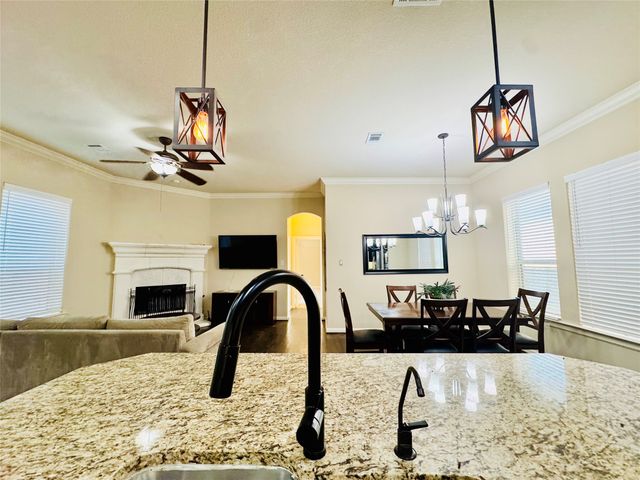 1041 Lone Ivory Trail, Arlington, TX 76005