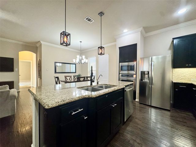 1041 Lone Ivory Trail, Arlington, TX 76005