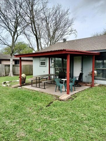 7303 Shoshone Drive, Baytown, TX 77521