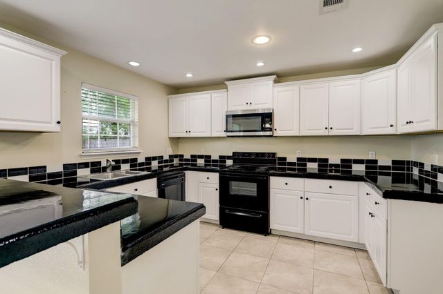 7303 Shoshone Drive, Baytown, TX 77521