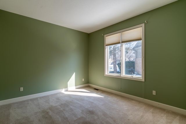 12027 Sycamore Lakes Court, Fort Wayne, IN 46814