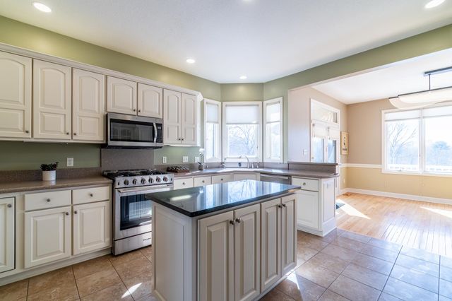 12027 Sycamore Lakes Court, Fort Wayne, IN 46814