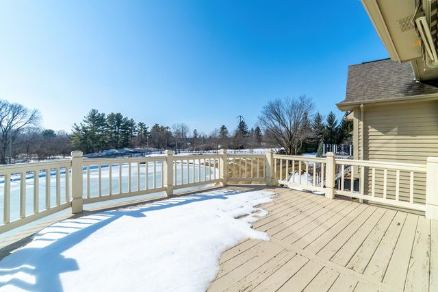 12027 Sycamore Lakes Court, Fort Wayne, IN 46814