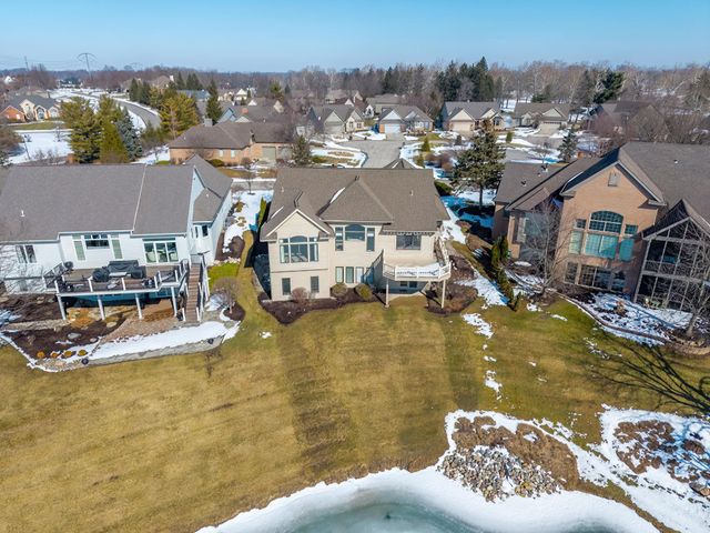 12027 Sycamore Lakes Court, Fort Wayne, IN 46814