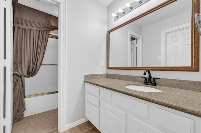 8619 Arranmore Lane, Houston, TX 77095