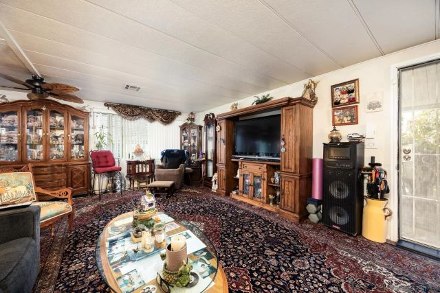 1600 E Vista Way SPC 103, Vista, CA 92084