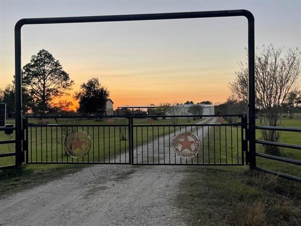 16508 Wilber Road, Hamshire, TX 77622