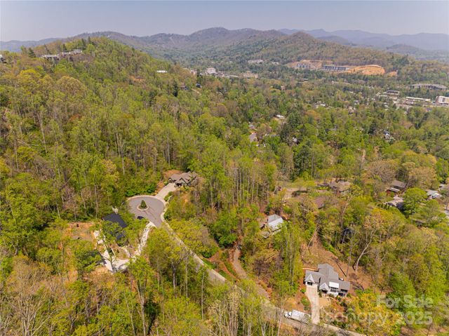 15 La Grange Drive, Asheville, NC 28805