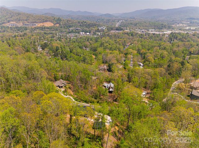 15 La Grange Drive, Asheville, NC 28805