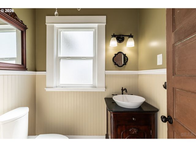 51738 Sw OLD PORTLAND Rd, Scappoose, OR 97056