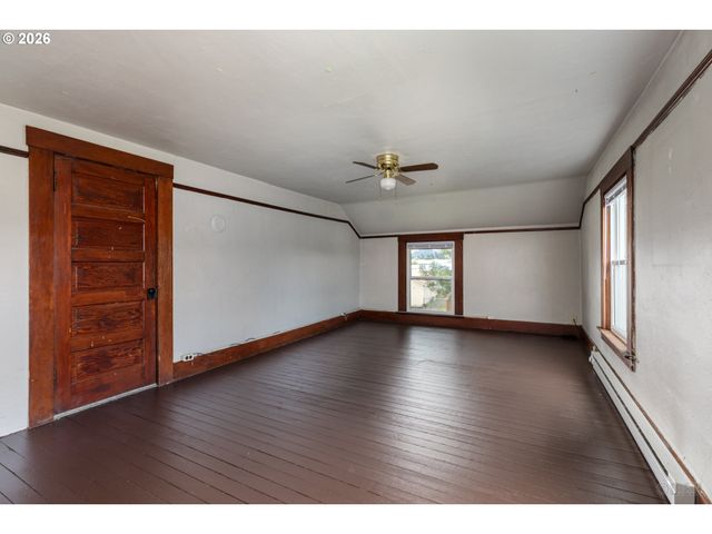 51738 Sw OLD PORTLAND Rd, Scappoose, OR 97056