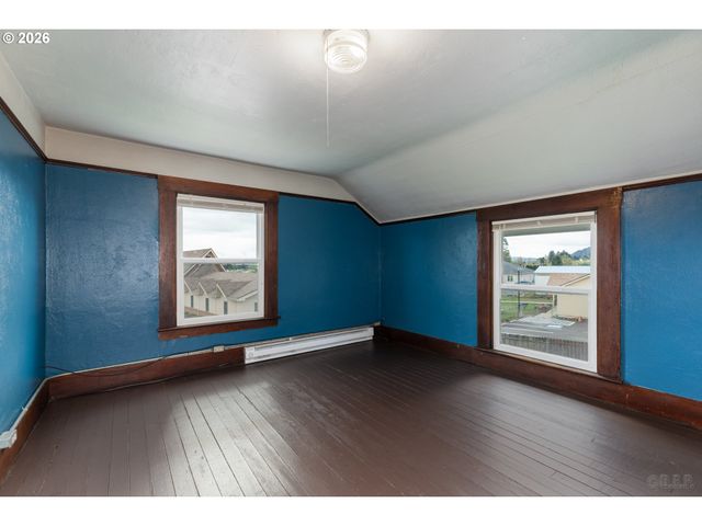 51738 Sw OLD PORTLAND Rd, Scappoose, OR 97056