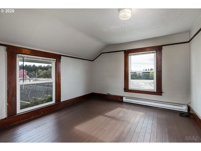 51738 Sw OLD PORTLAND Rd, Scappoose, OR 97056