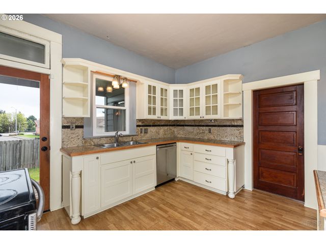 51738 Sw OLD PORTLAND Rd, Scappoose, OR 97056