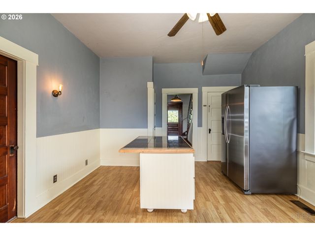 51738 Sw OLD PORTLAND Rd, Scappoose, OR 97056