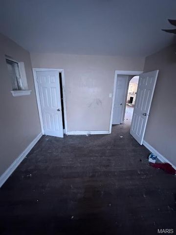 4470 Dryden Avenue, St Louis, MO 63115