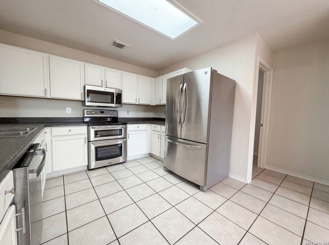 18625 WOODED CRK, San Antonio, TX 78259