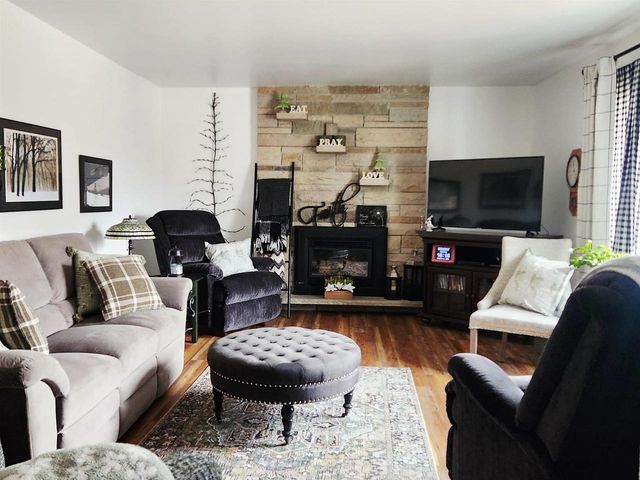 64 N ST JOSEPHS LANE, Fond Du Lac, WI 54935