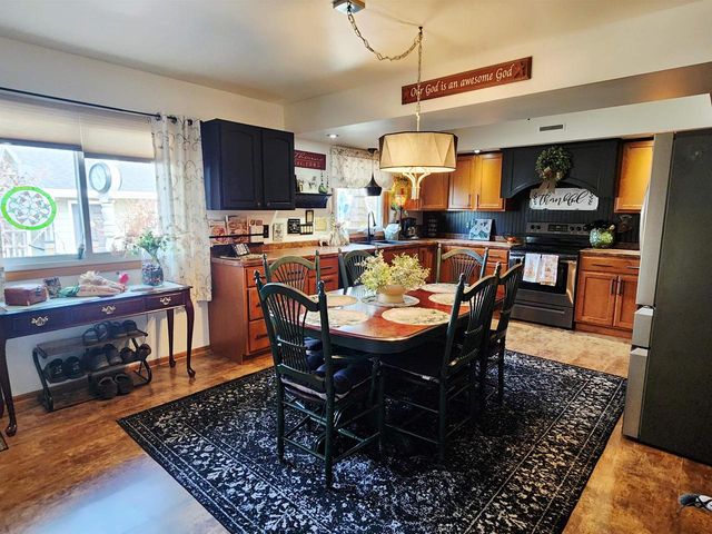 64 N ST JOSEPHS LANE, Fond Du Lac, WI 54935