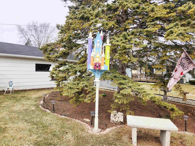 64 N ST JOSEPHS LANE, Fond Du Lac, WI 54935