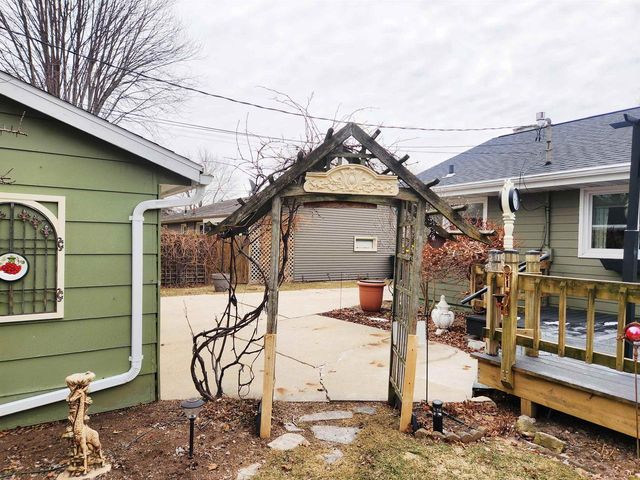 64 N ST JOSEPHS LANE, Fond Du Lac, WI 54935