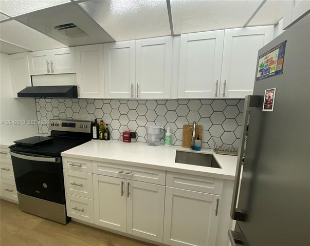 1000 W Avenue 531 531, Miami Beach, FL 33139