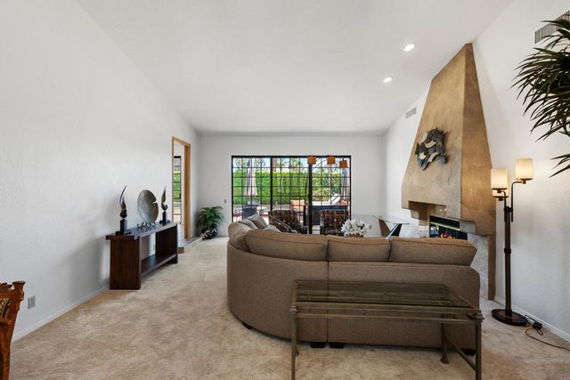 72550 Greenbriar Lane, Palm Desert, CA 92260
