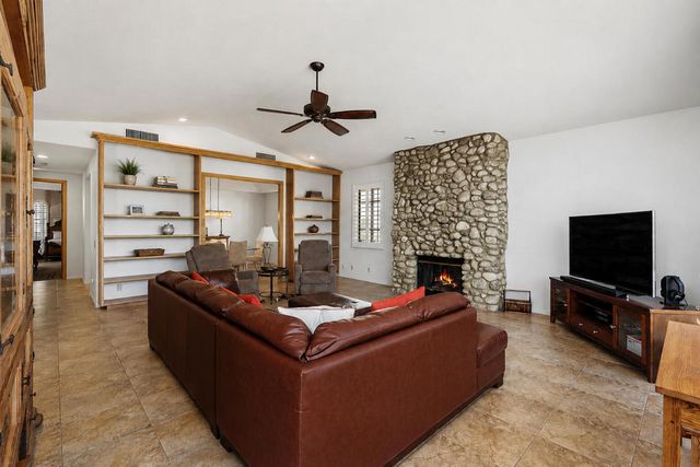 72550 Greenbriar Lane, Palm Desert, CA 92260