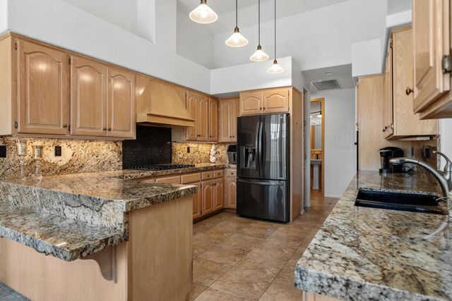72550 Greenbriar Lane, Palm Desert, CA 92260