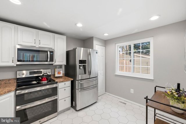 5 PONTIAC WAY, Gaithersburg, MD 20878