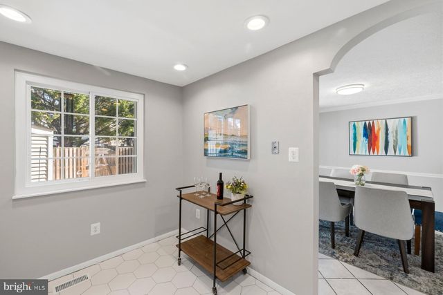 5 PONTIAC WAY, Gaithersburg, MD 20878