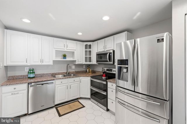 5 PONTIAC WAY, Gaithersburg, MD 20878