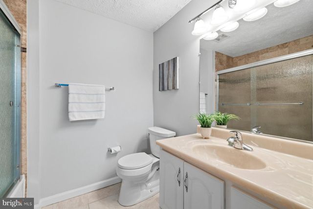 5 PONTIAC WAY, Gaithersburg, MD 20878