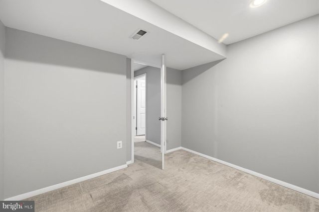 5 PONTIAC WAY, Gaithersburg, MD 20878